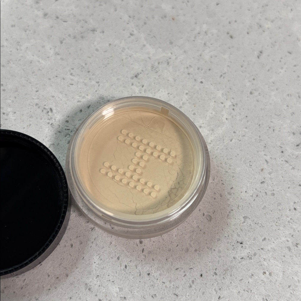 Hourglass Mini Deluxe Size Setting Powder - Picture 4 of 4